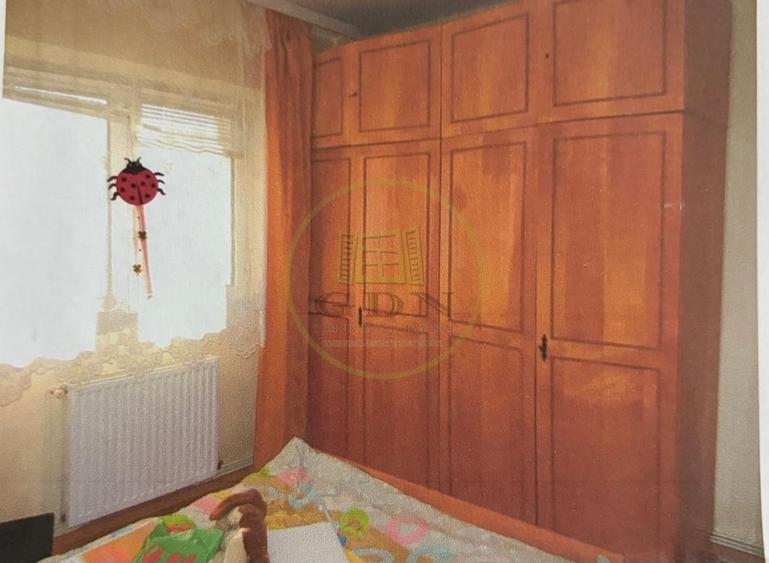 Apartament cu 3 camere decomandat în Calea București
