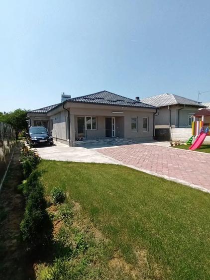 Casă cu 5 camere cu Teren 750 Mp în Golești (Ștefănești)