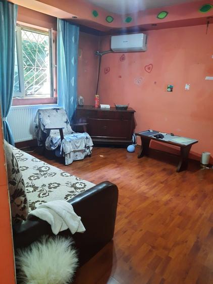 Apartament cu 2 camere semidecomandat în Ferentari