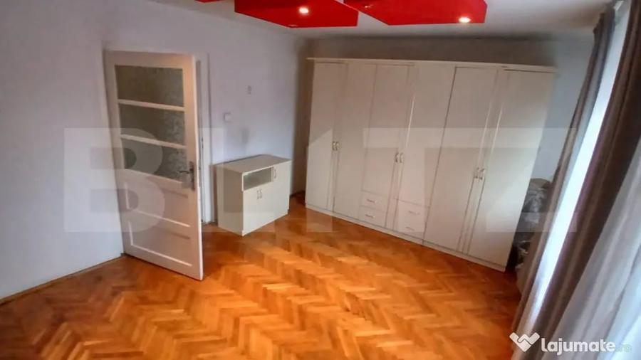 Casă cu 4 camere cu Teren 1182 Mp în Central