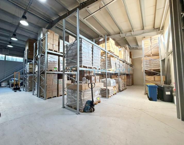 Spațiu industrial, de 1,138 mp, în Vest