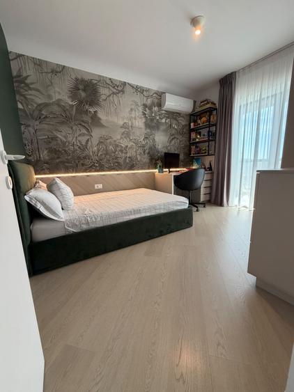 Apartament cu 3 camere semidecomandat, mobilat în Pipera