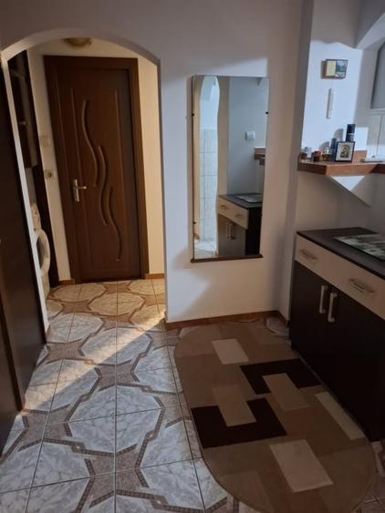 Apartament cu 2 camere decomandat, mobilat în Filiași