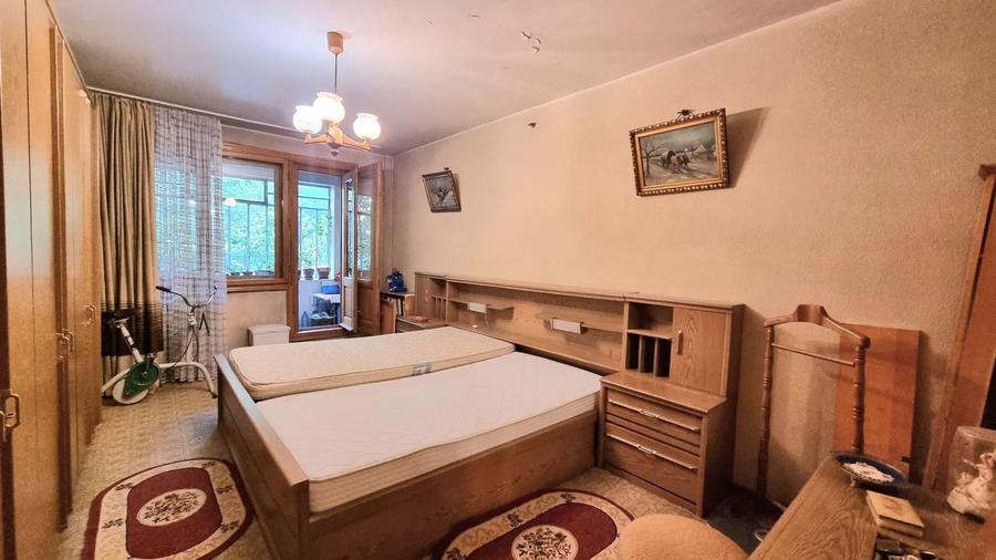 Apartament cu 3 camere decomandat în Tineretului