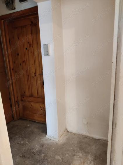 Garsonieră decomandată în Bartolomeu