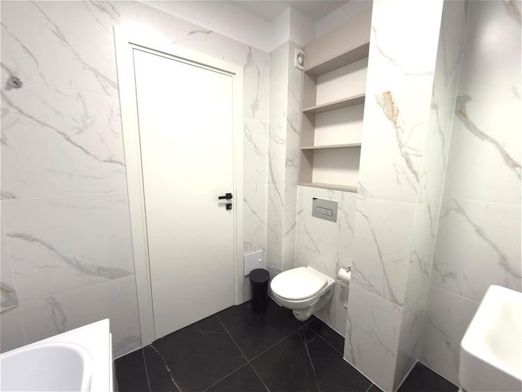 Apartament cu 3 camere semidecomandat, mobilat în Sisești