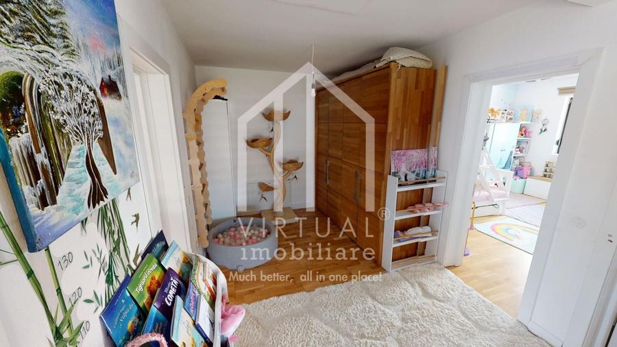 Duplex cu 5 camere cu Canalizare în Cristian