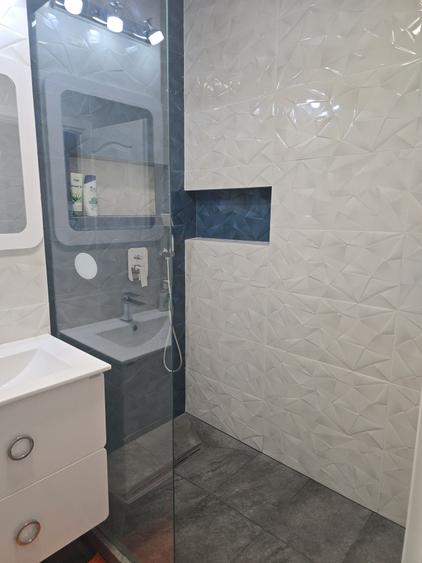 Apartament cu 2 camere semidecomandat în Băneasa