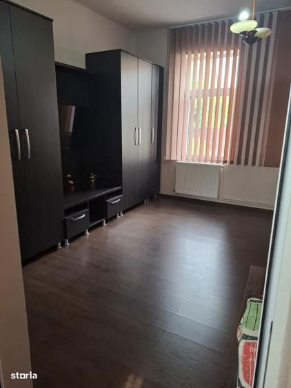 Casă cu 3 camere cu Teren 1200 Mp în Pârneava