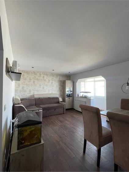 Apartament cu 3 camere decomandat în Fălticeni