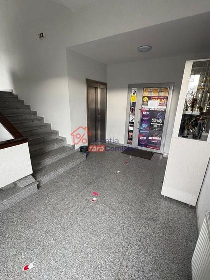 Birou, de 240 mp, în Baza 3