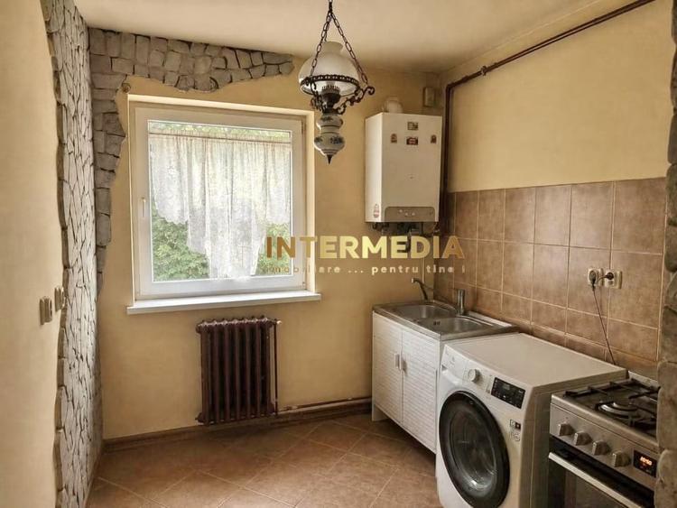Apartament cu 2 camere semidecomandat în Cetate