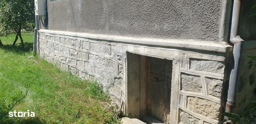 Casă cu 2 camere cu Teren 3000 Mp în Zdrapți