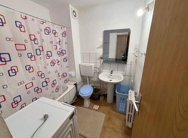Garsonieră decomandată în Micro 2