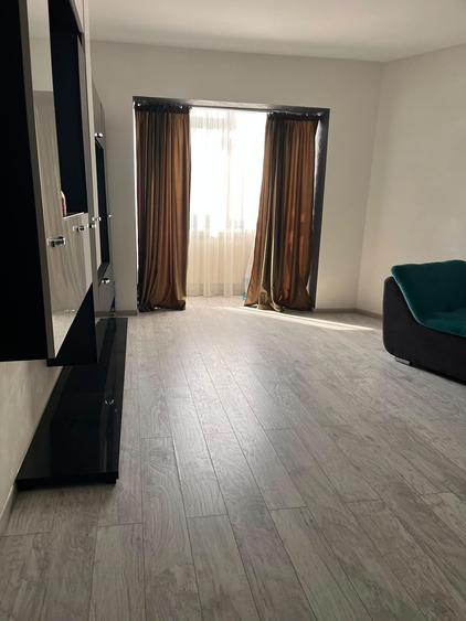 Apartament cu 2 camere decomandat în Micro 20