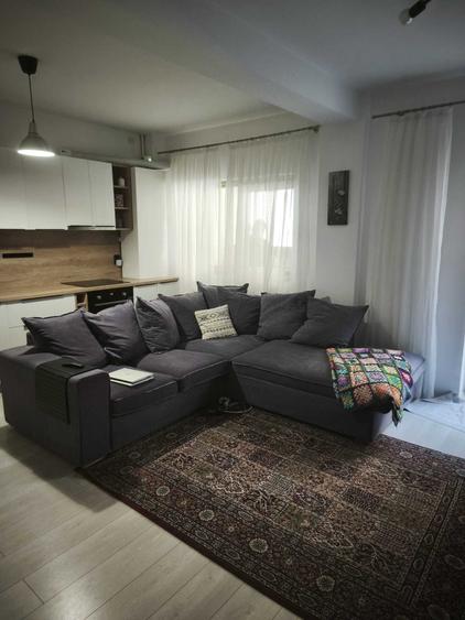 Apartament cu 3 camere semidecomandat în Europa