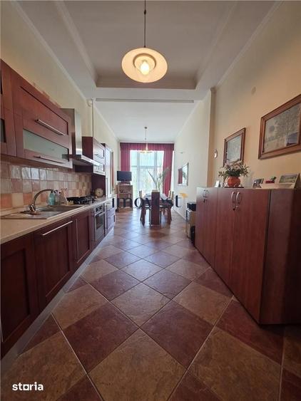 Apartament cu 3 camere decomandat în Central