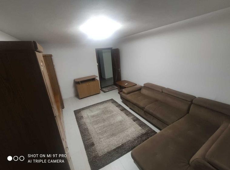 Apartament cu 2 camere decomandat în Central — fotografia 1