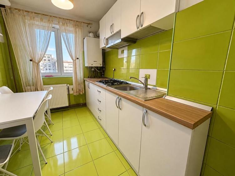 Apartament cu 3 camere decomandat, mobilat în Tomis Nord