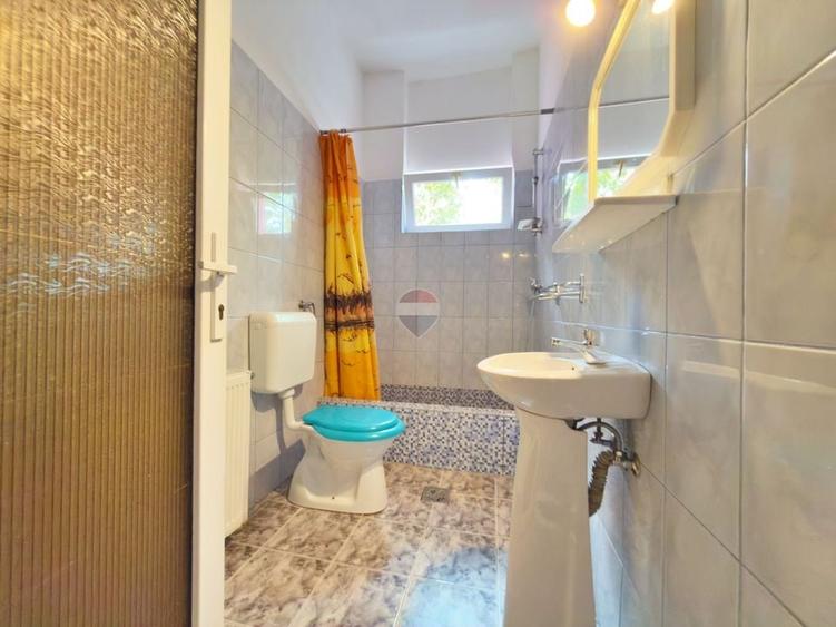 Casă individuală cu 5 camere cu Teren 760 Mp în Drăgășani