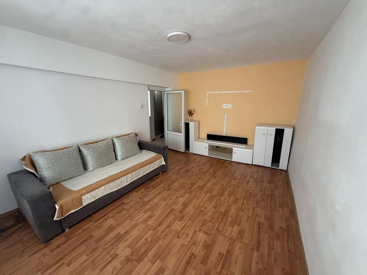 Apartament cu 2 camere decomandat, mobilat în Radu Negru
