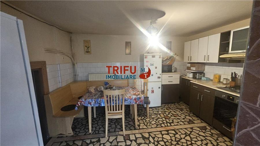 Casă individuală cu 7 camere cu Canalizare în Tolstoi