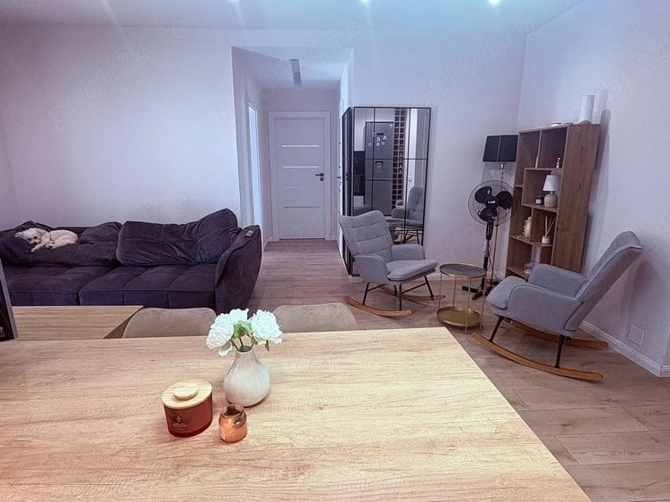 Apartament cu 3 camere semidecomandat în Florești