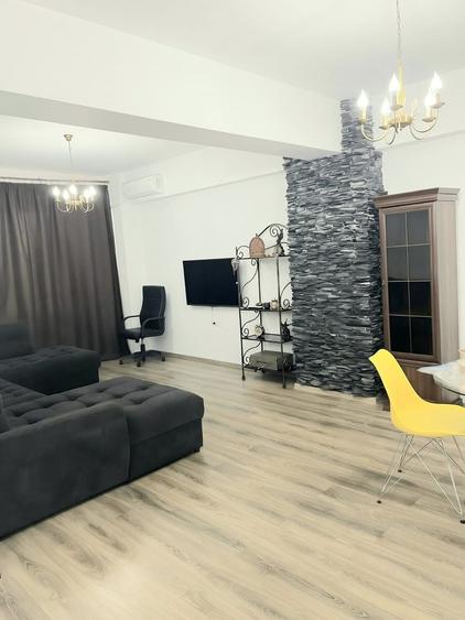 Apartament cu 2 camere decomandat, mobilat în Universitate