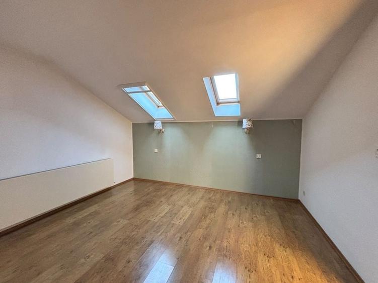 Casă cu 4 camere în Sânpetru