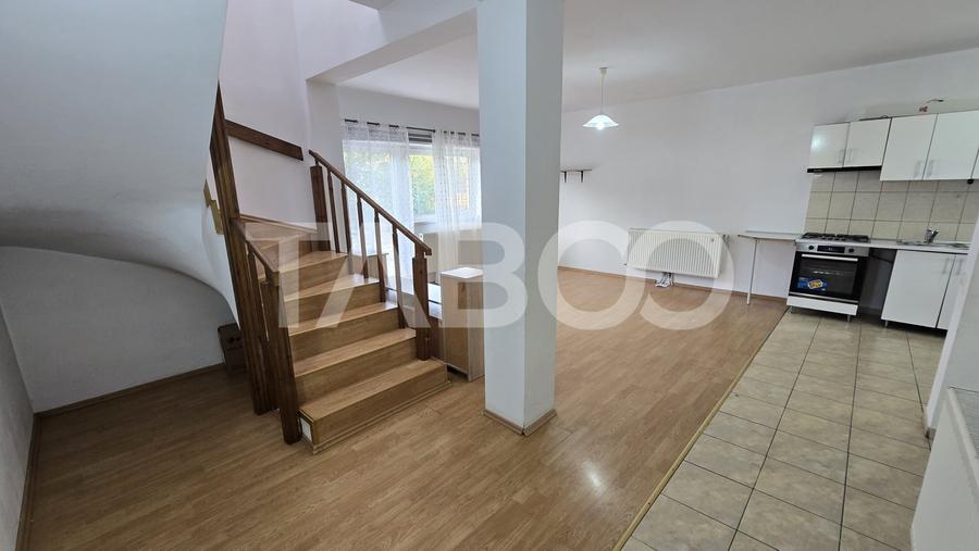 Duplex cu 3 camere cu Canalizare în Șura Mare