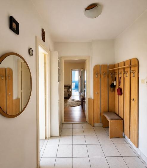 Apartament cu 3 camere semidecomandat în Central