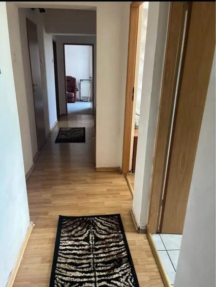 Apartament cu 3 camere, DECOMANDAT, zona Podu Ros - 5 minute de Palas - 7