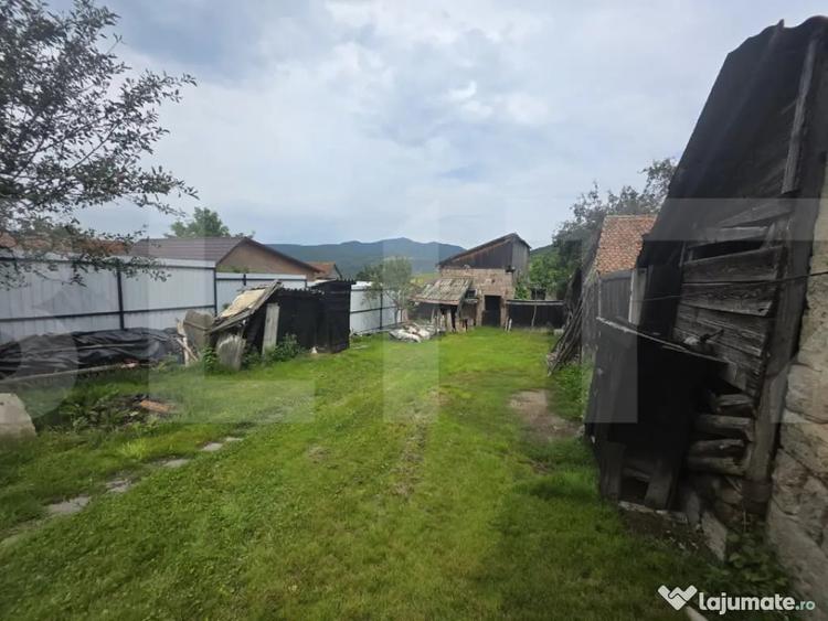 Casă cu 2 camere cu Teren 982 Mp în Bixad