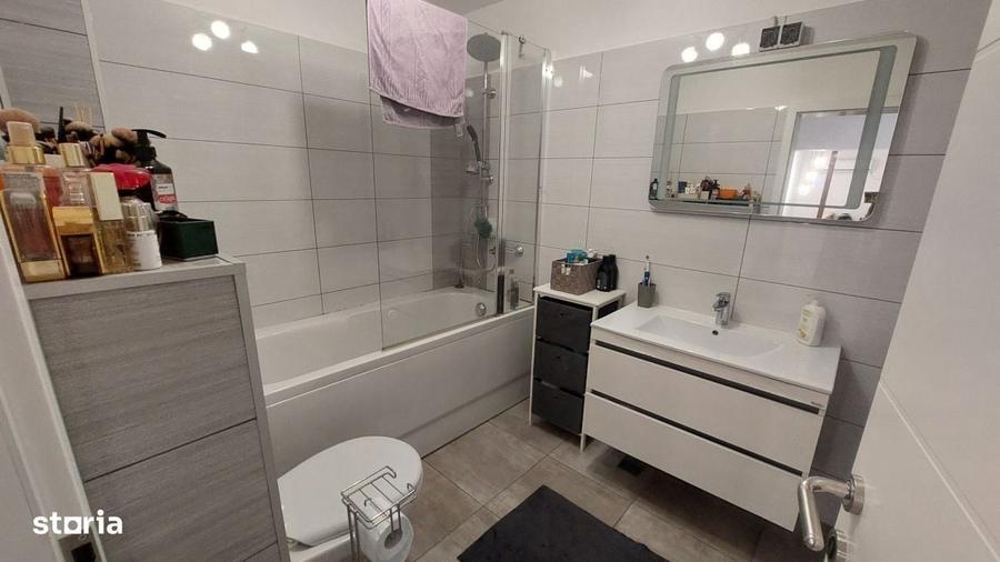 Apartament cu 4 camere, mobilat în Central
