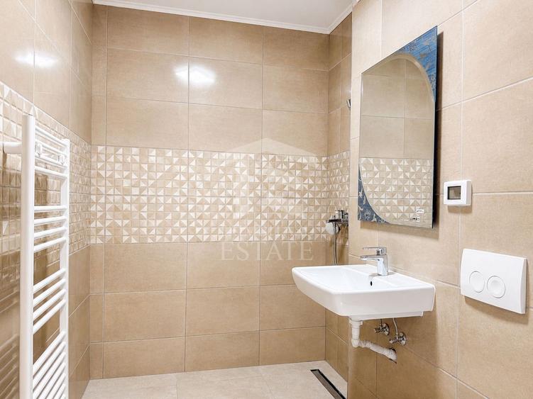 Apartament cu 3 camere semidecomandat, mobilat în Tomis Plus