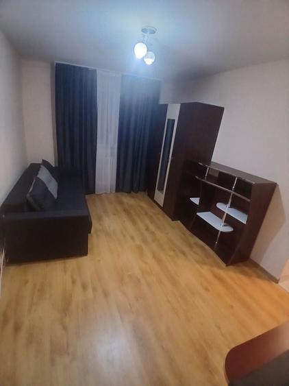 Apartament cu 2 camere semidecomandat în Smeura