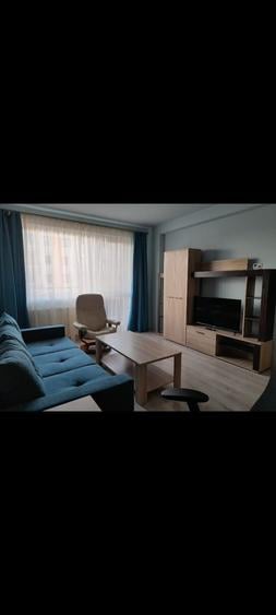 Apartament cu 2 camere decomandat în Tractorul