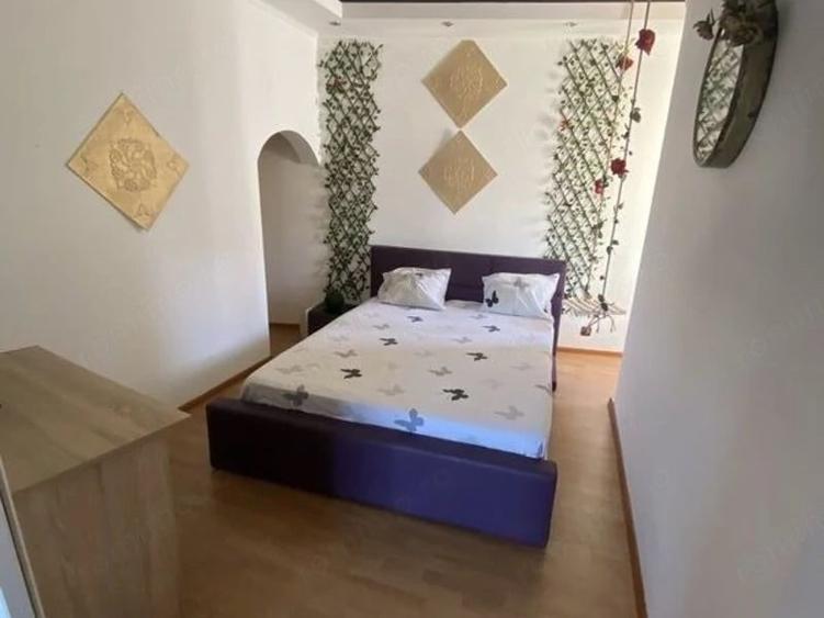 Casă cu 7 camere cu Teren 200 Mp în Calea Călărașilor