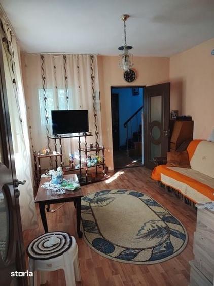 Casă cu 4 camere cu Teren 200 Mp în Central