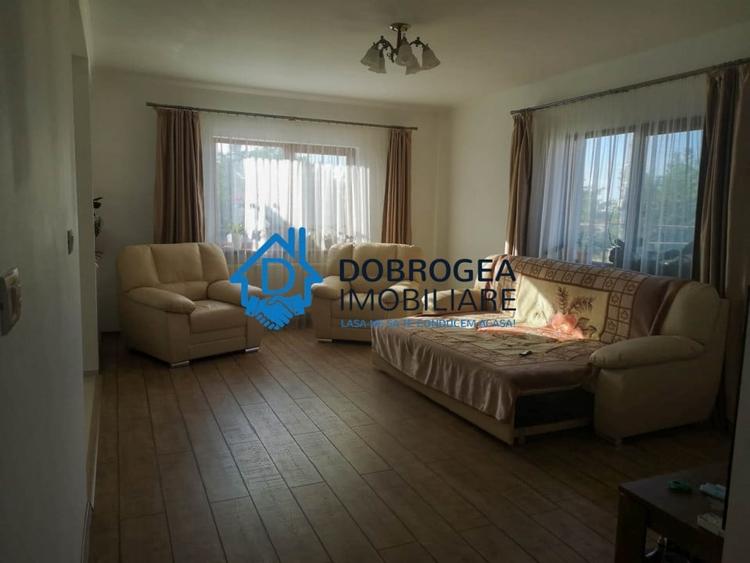 Casă individuală cu 6 camere cu Teren 390 Mp în Mineri