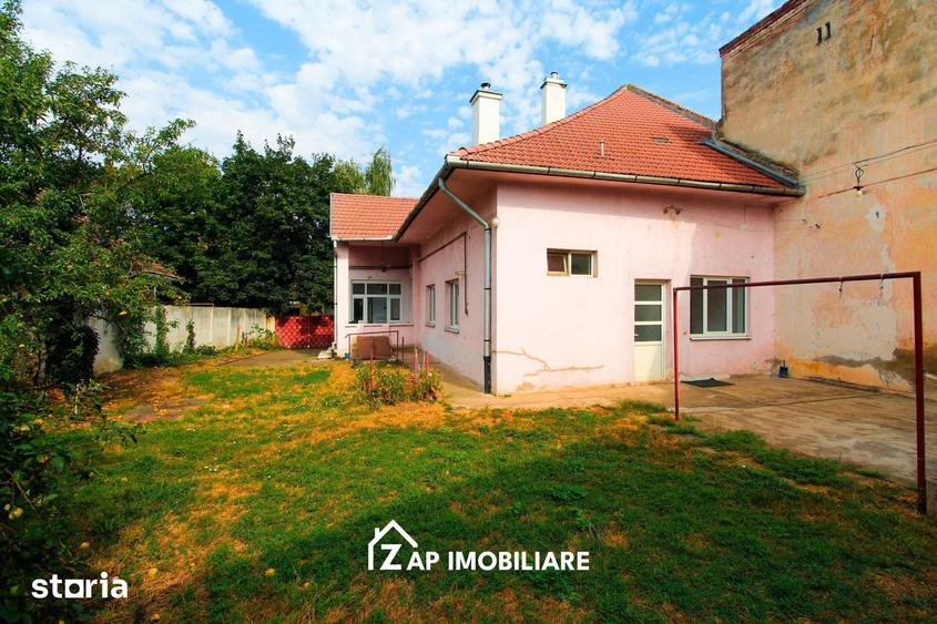 Casă cu 5 camere cu Teren 300 Mp în Central