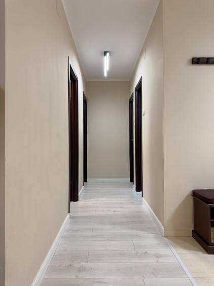 Apartament cu 3 camere semidecomandat, mobilat în Tătărași