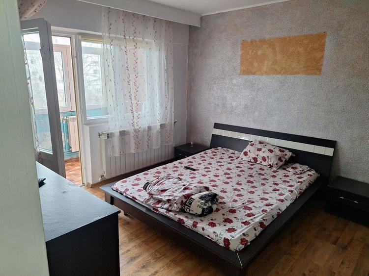 Apartament cu 3 camere decomandat în Faleza Nord