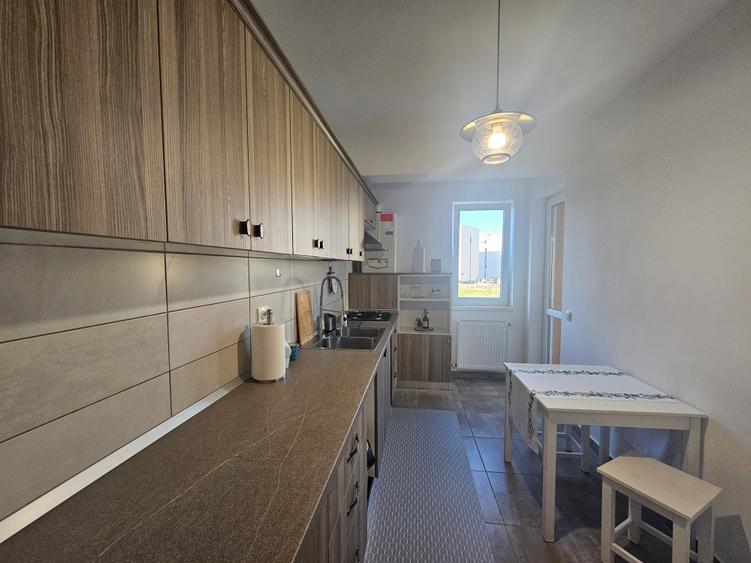 Apartament cu 2 camere decomandat în Apărătorii Patriei