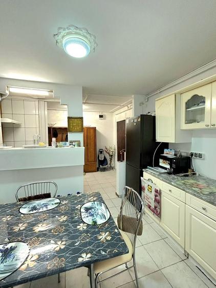 Apartament cu 3 camere decomandat, mobilat în Lipovei