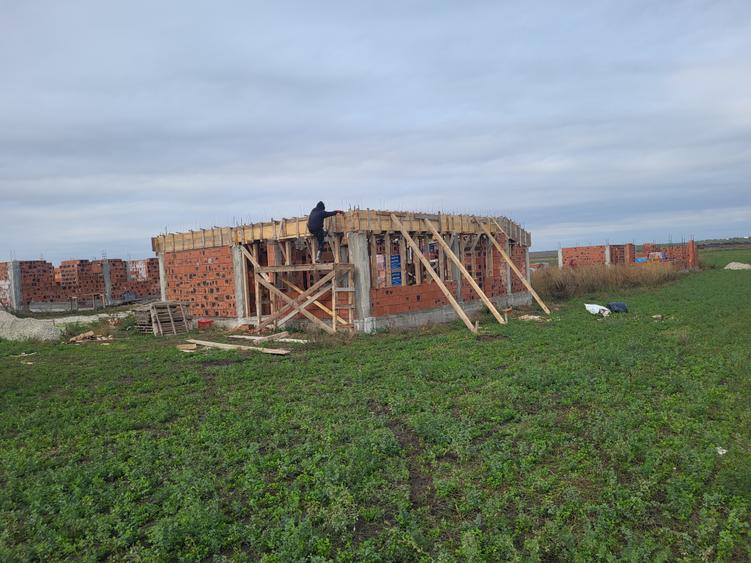 Teren Construcții intravilan de 500 mp, în Comana