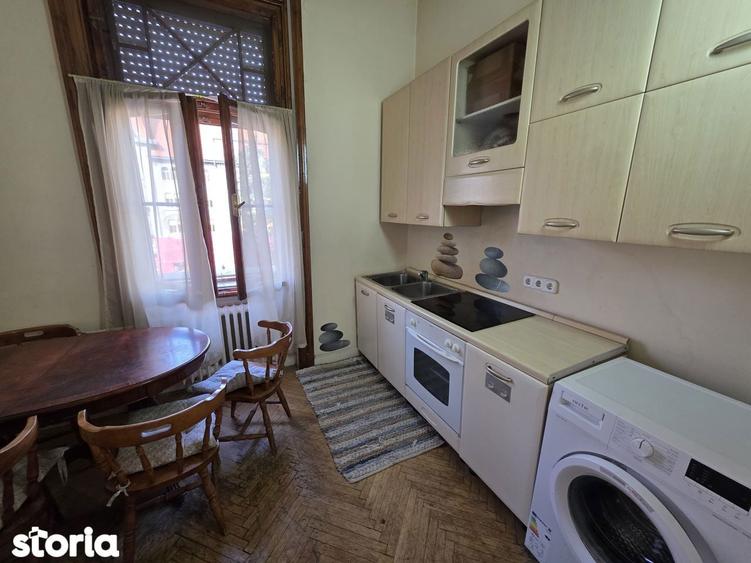 Apartament cu 2 camere decomandat în P-ța Victoriei