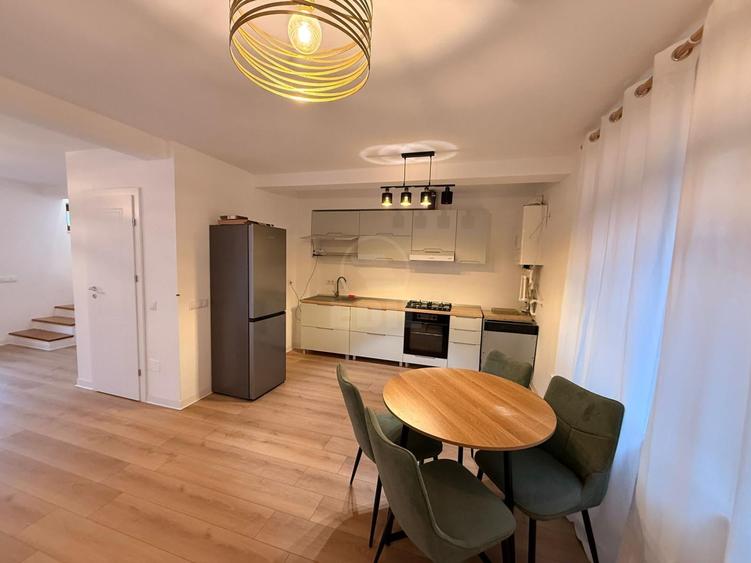 Duplex cu 3 camere cu Canalizare în Florești