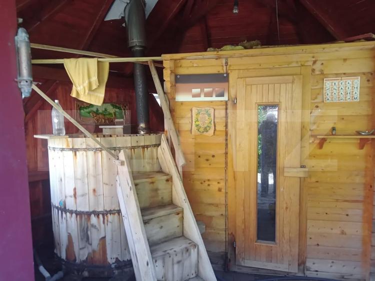 Casă individuală cu 5 camere cu Canalizare în Răstolița