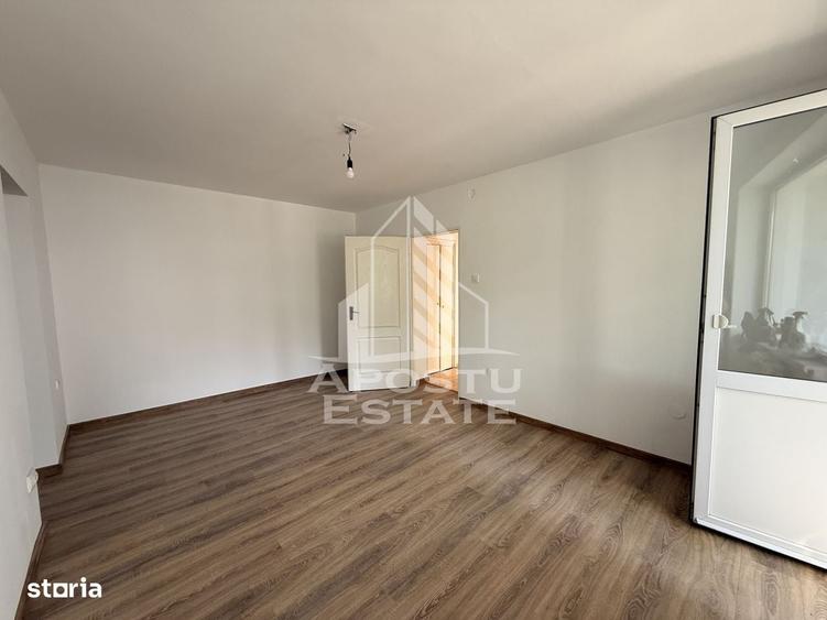 Apartament cu 3 camere semidecomandat în Tipografilor
